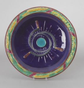 Wedgwood majolica bread plate with sickles and wheat, 1880 - Image courtesy of the Wedgwood Museum